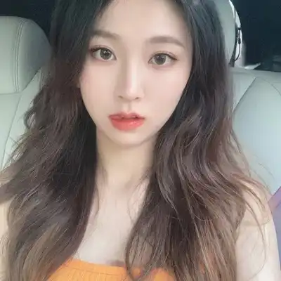 秦嘉华